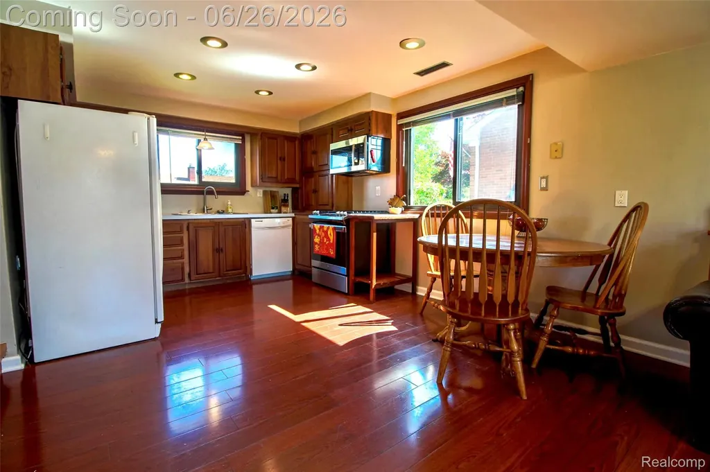 31203 Cooley Boulevard Westland City MI 48185