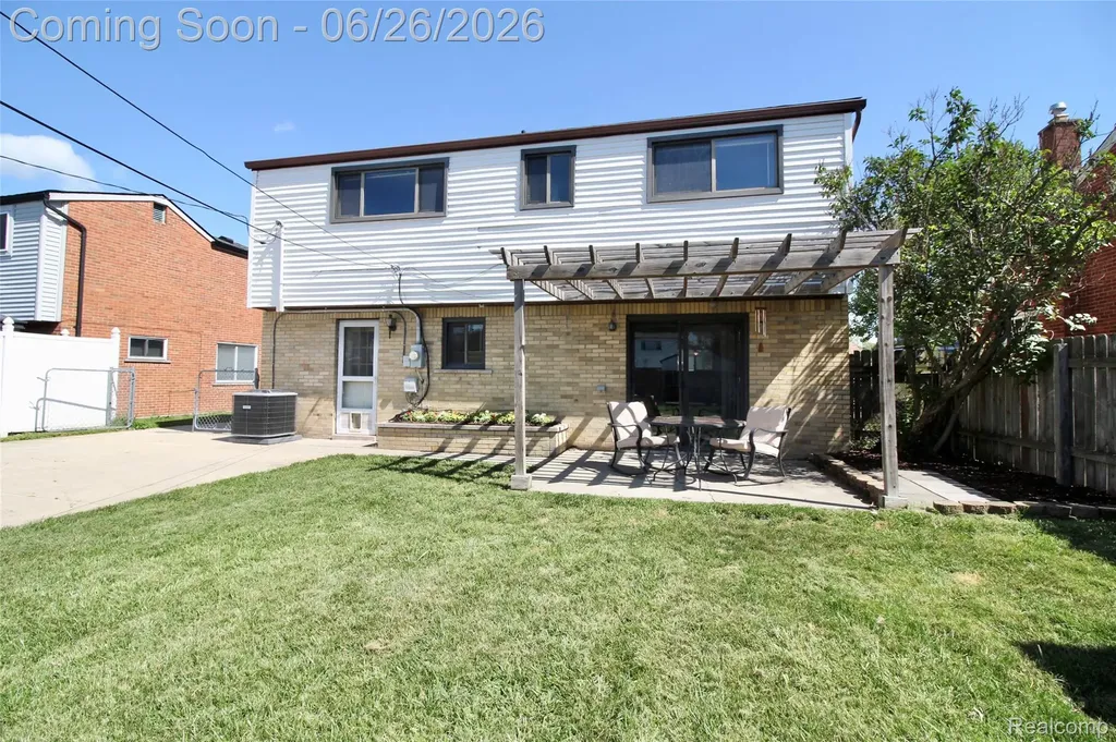 31203 Cooley Boulevard Westland City MI 48185
