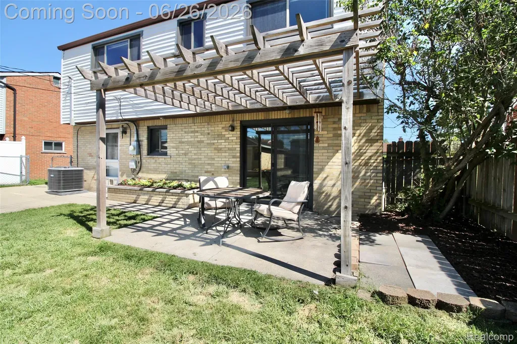 31203 Cooley Boulevard Westland City MI 48185