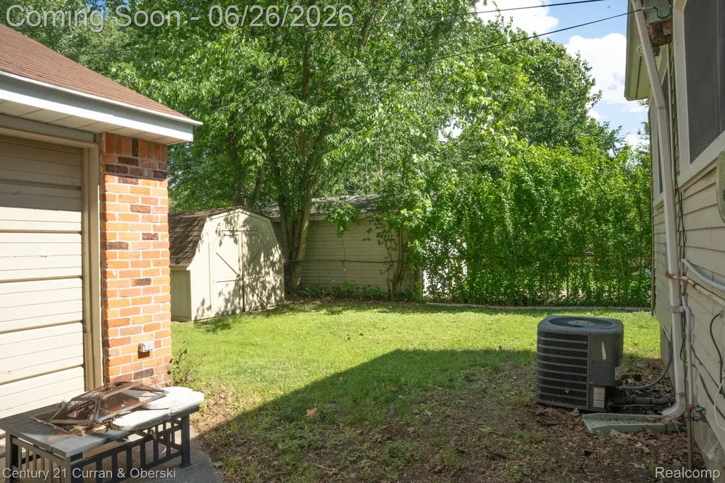 16732 Garfield Redford Charter Township MI 48240