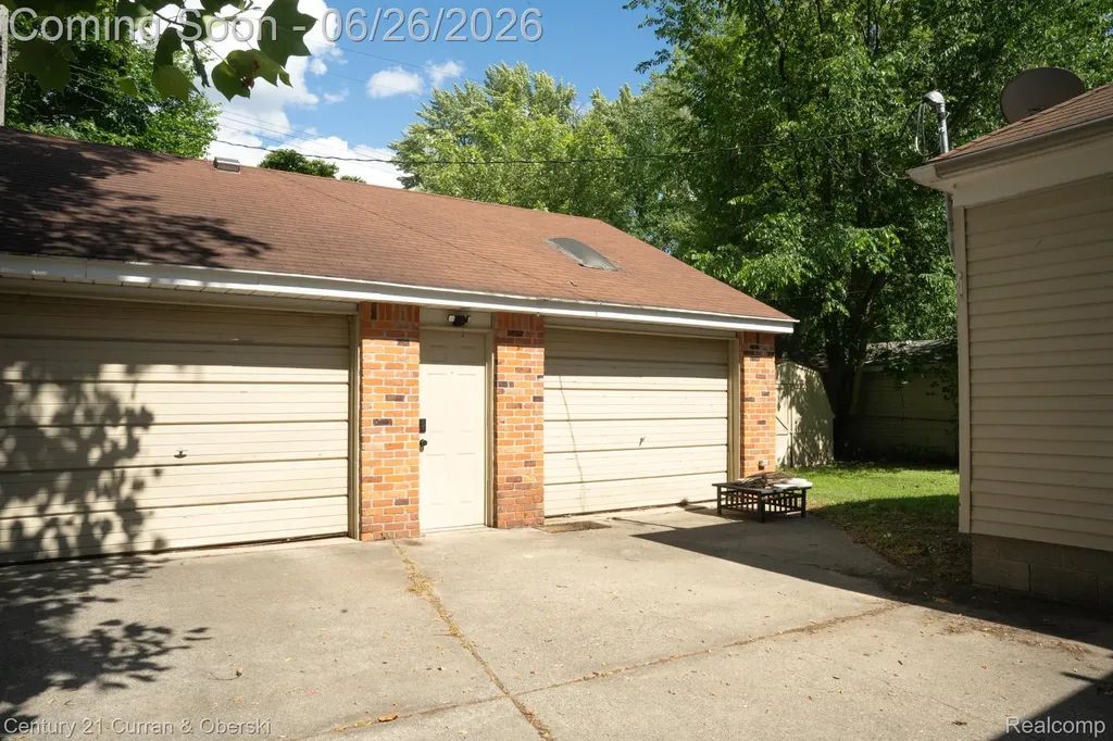 16732 Garfield Redford Charter Township MI 48240