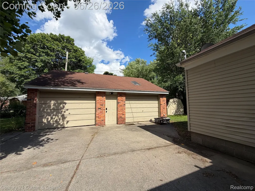 16732 Garfield Redford Charter Township MI 48240