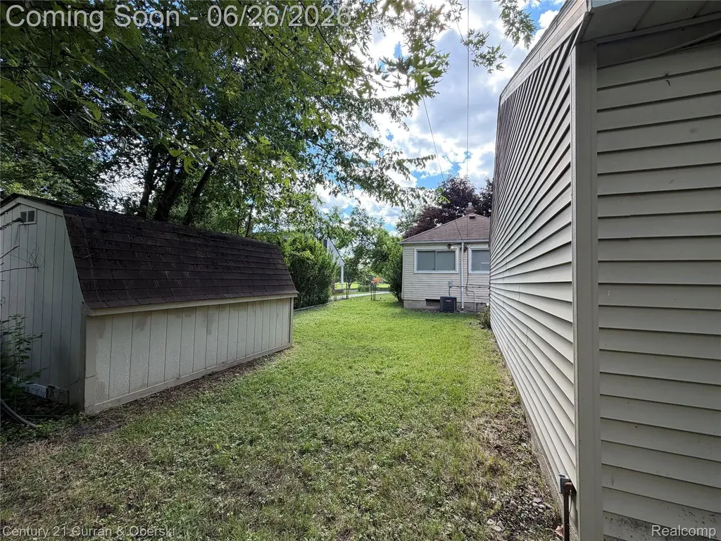 16732 Garfield Redford Charter Township MI 48240