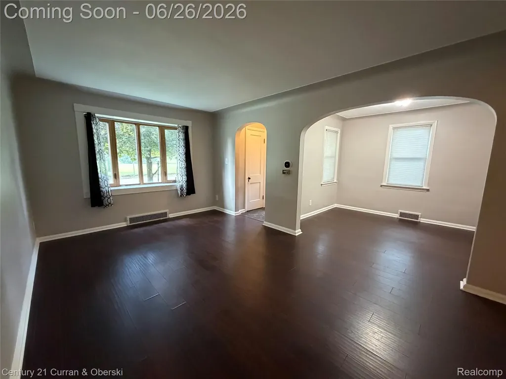 16732 Garfield Redford Charter Township MI 48240