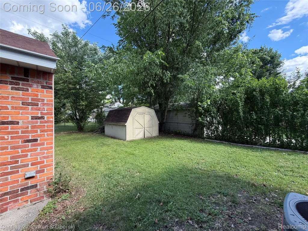 16732 Garfield Redford Charter Township MI 48240