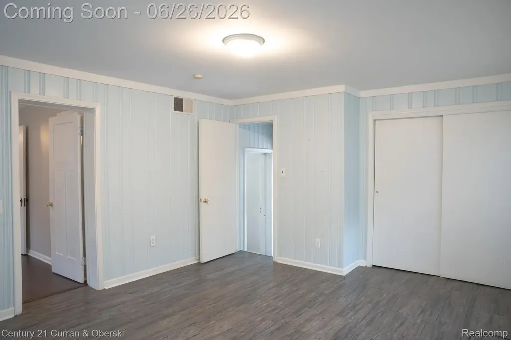 16732 Garfield Redford Charter Township MI 48240