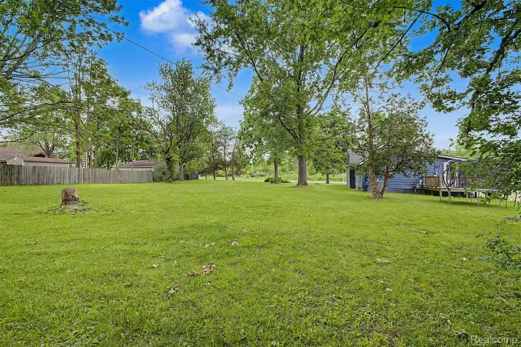 3004 Vreeland Road Trenton City MI 48183