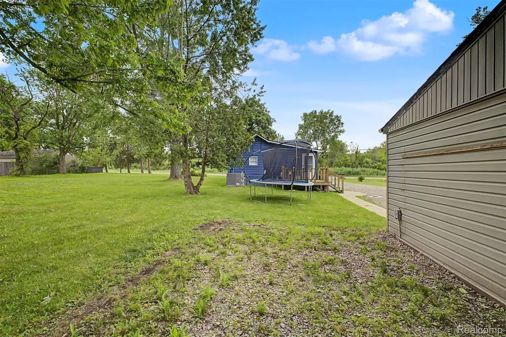 3004 Vreeland Road Trenton City MI 48183