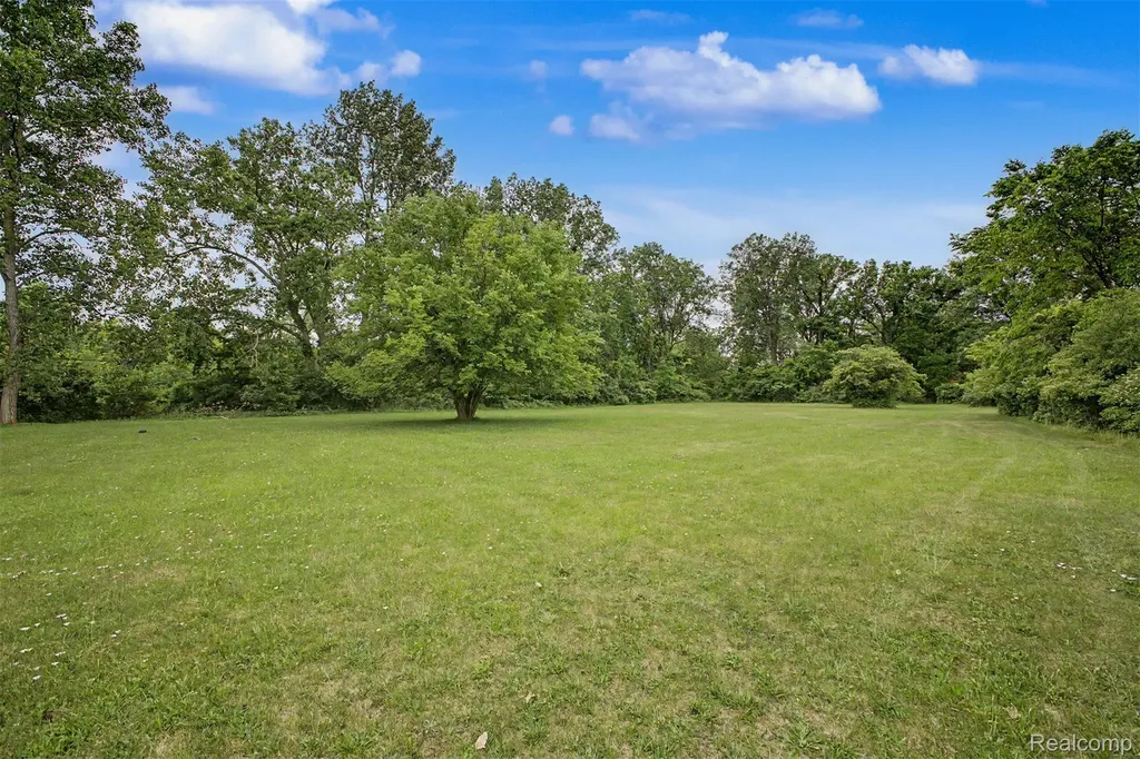 3004 Vreeland Road Trenton City MI 48183