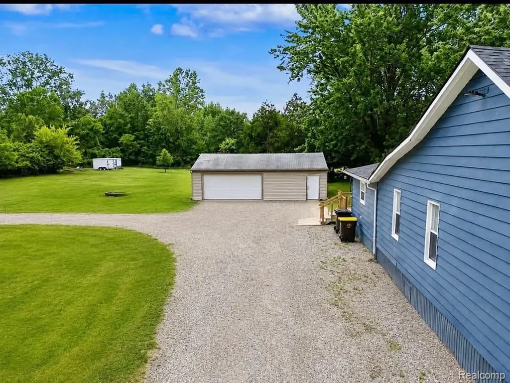 3004 Vreeland Road Trenton City MI 48183