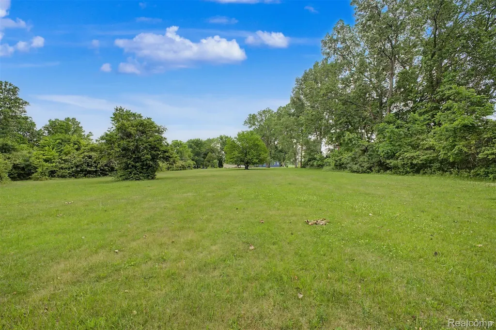 3004 Vreeland Road Trenton City MI 48183