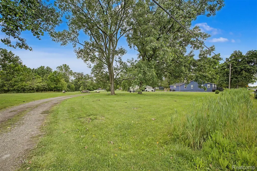 3004 Vreeland Road Trenton City MI 48183