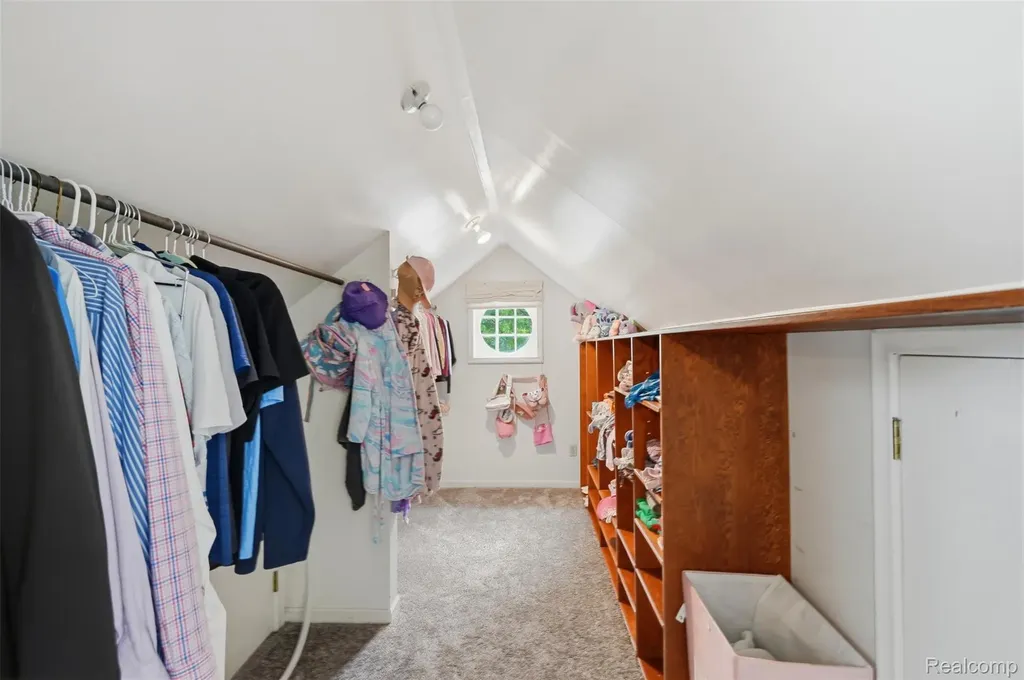 27310 Crestwood Drive Franklin Village MI 48025