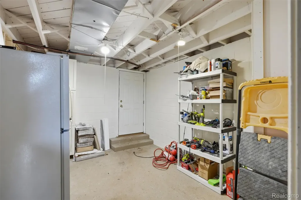 27310 Crestwood Drive Franklin Village MI 48025