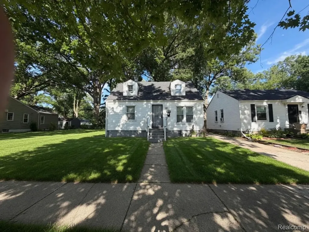 19492 Biltmore Street Detroit City MI 48235