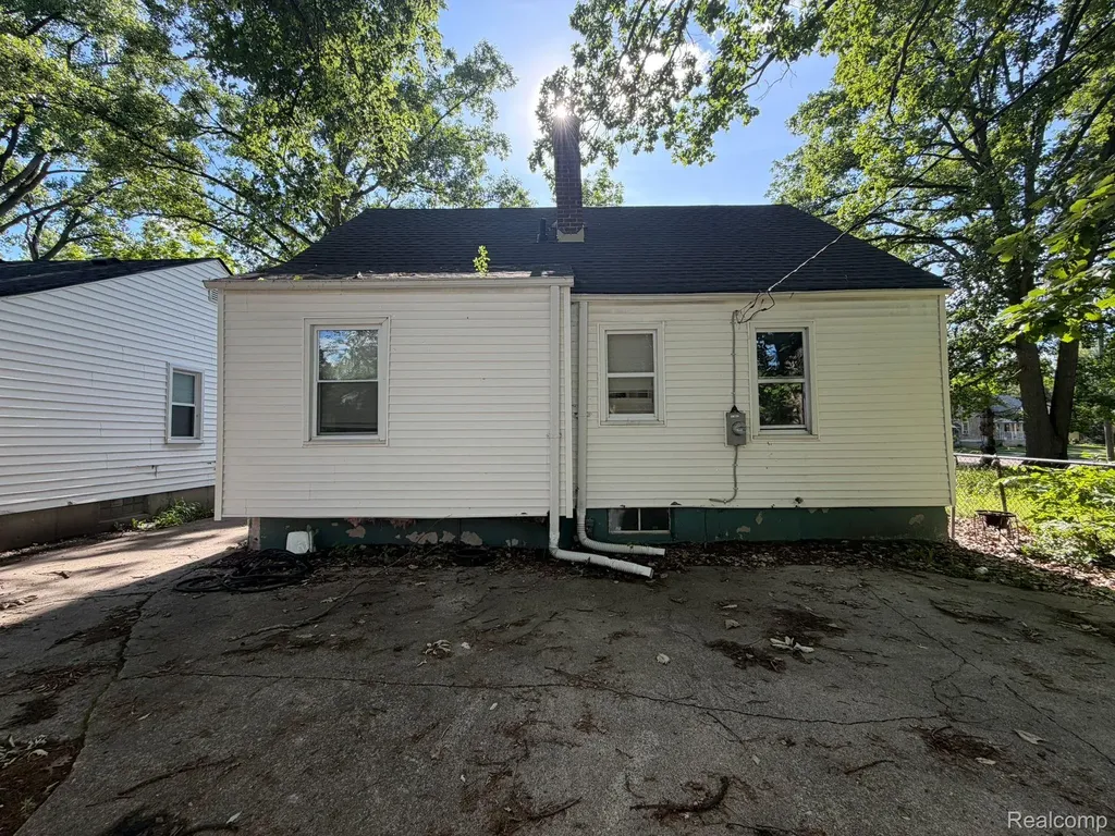 19492 Biltmore Street Detroit City MI 48235