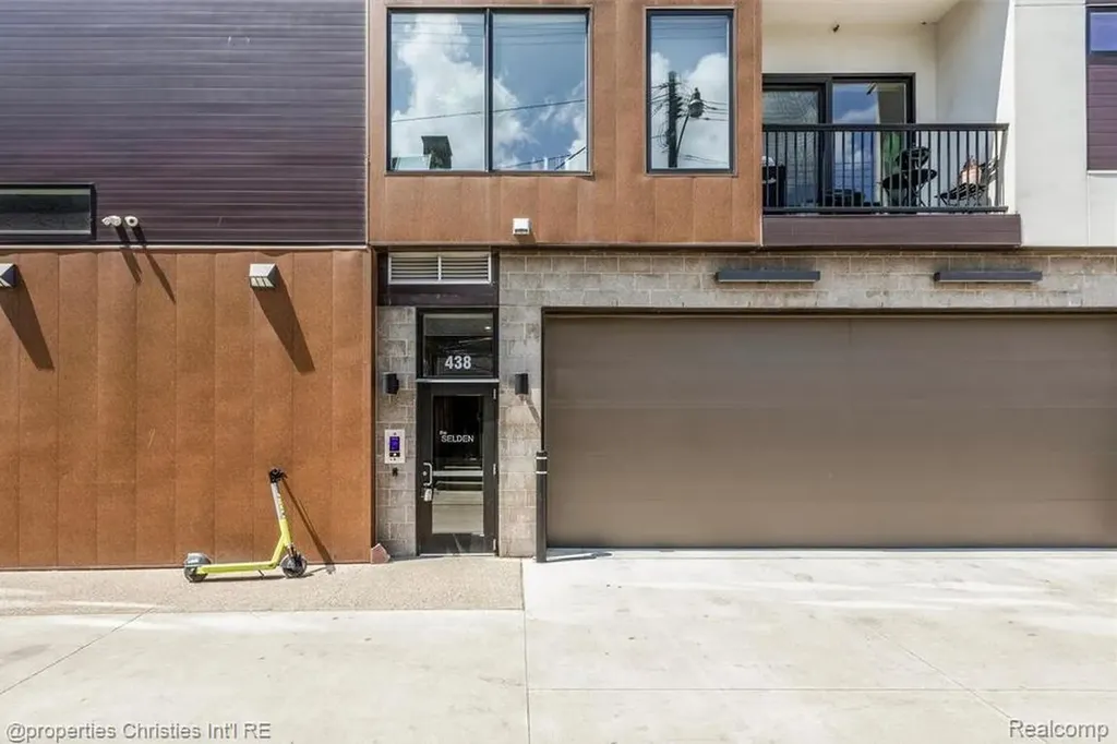 438 Selden Street Detroit City MI 48201