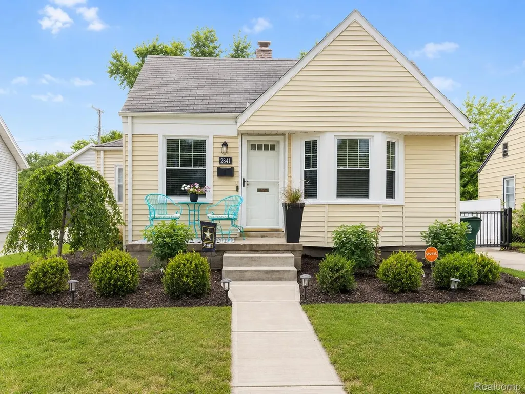 2841 Royal Avenue Berkley City MI 48072