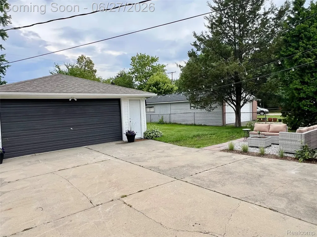 27909 Shock Street St. Clair Shores City MI 48081
