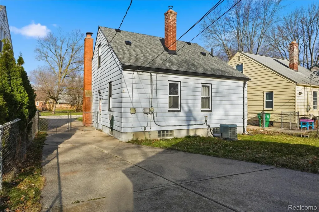 5844 Gilman Street Garden City City MI 48135