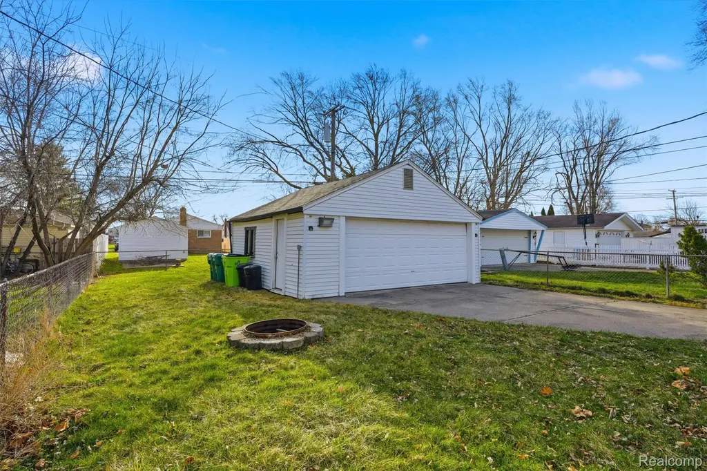 5844 Gilman Street Garden City City MI 48135