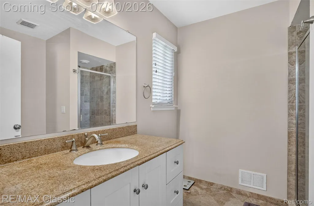 748 Randall Drive Troy City MI 48085