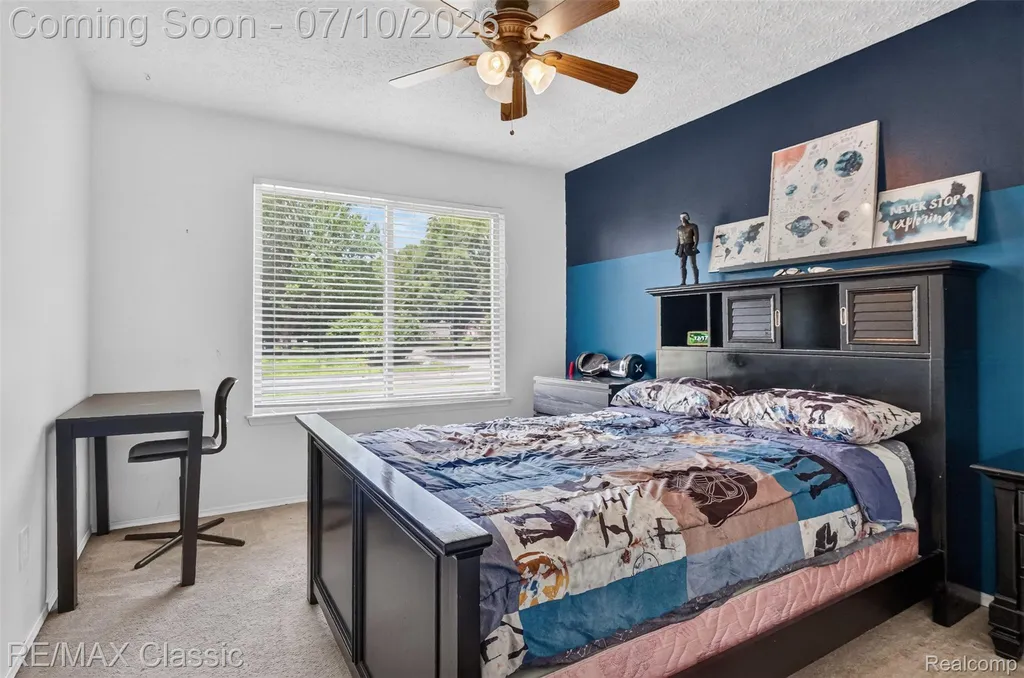 748 Randall Drive Troy City MI 48085