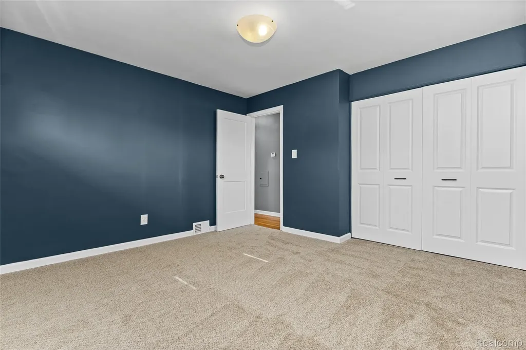 5201 Arden Avenue Warren City MI 48092