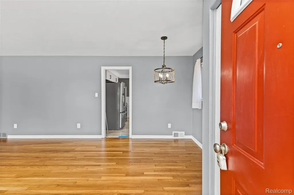 5201 Arden Avenue Warren City MI 48092