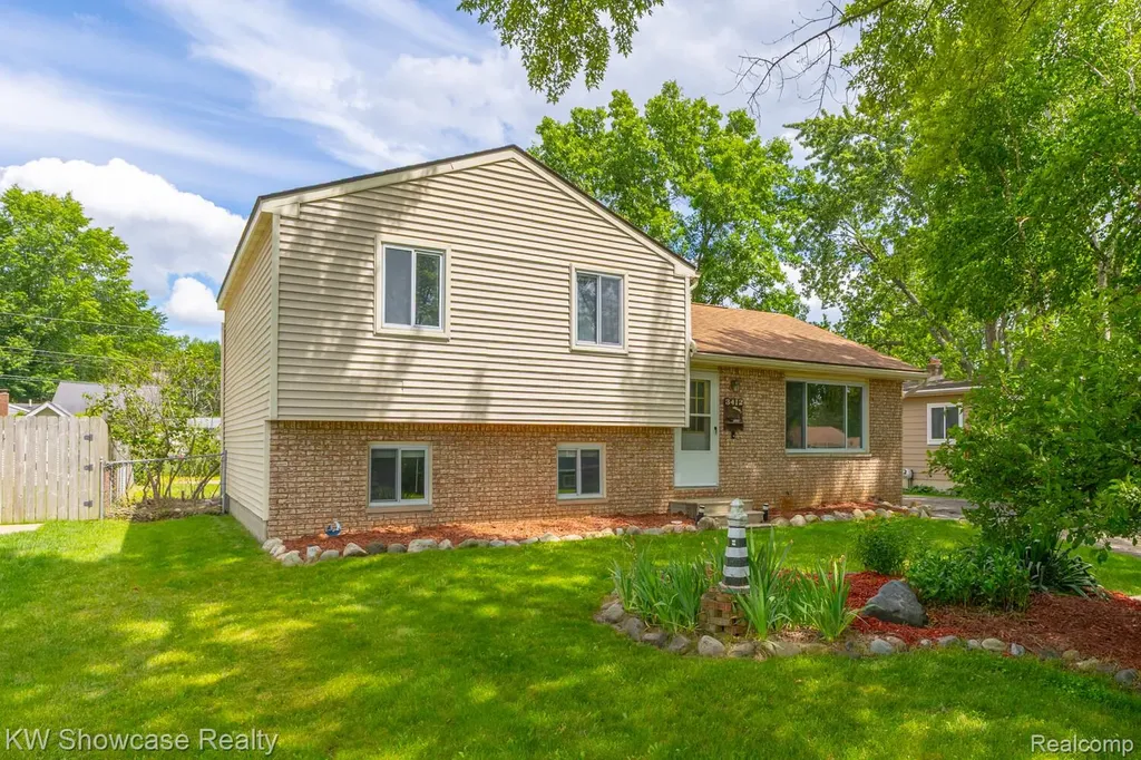 3412 W Clarice Avenue Highland Charter Township MI 48356