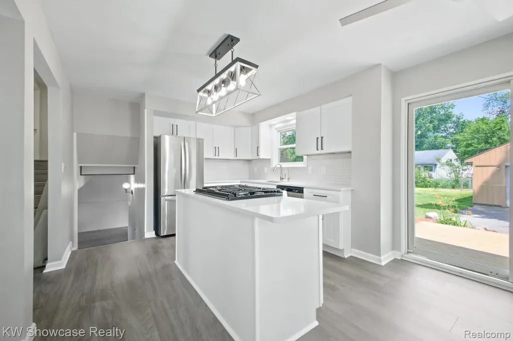 3412 W Clarice Avenue Highland Charter Township MI 48356