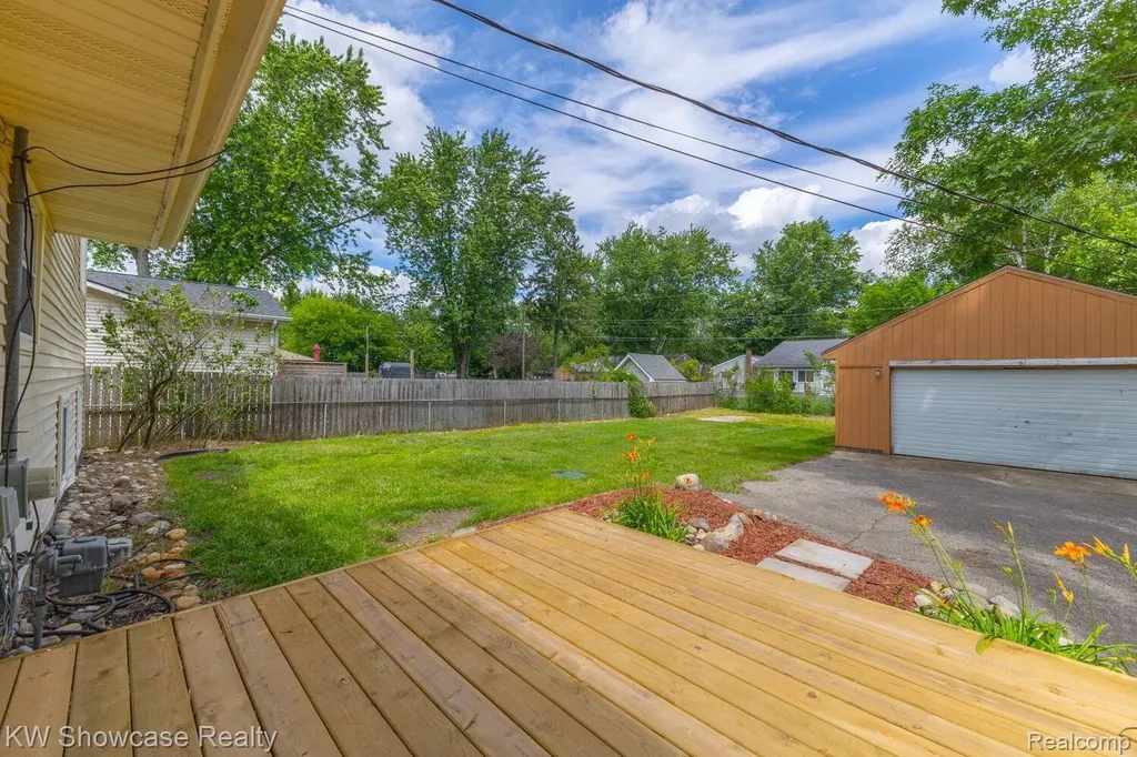3412 W Clarice Avenue Highland Charter Township MI 48356
