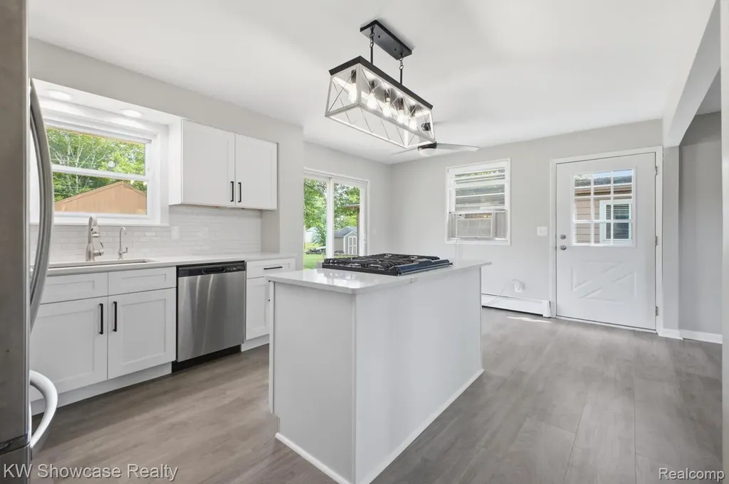 3412 W Clarice Avenue Highland Charter Township MI 48356