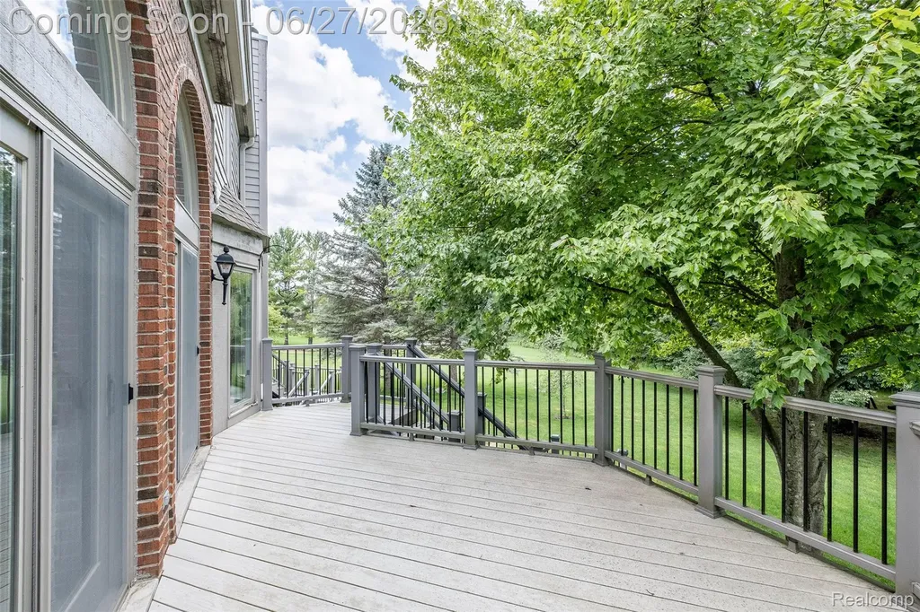 21579 Trent Court Novi City MI 48375