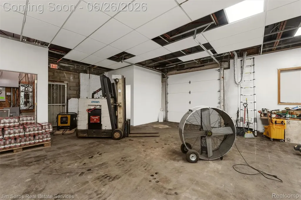 18703 E 10 Mile Road Roseville City MI 48066