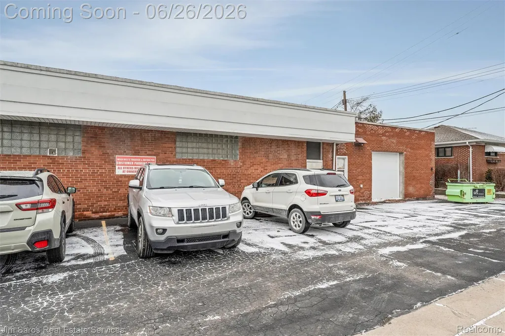 18703 E 10 Mile Road Roseville City MI 48066