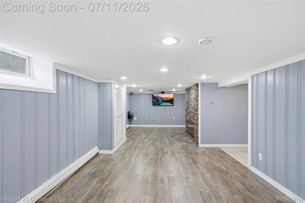 6354 Shenandoah Avenue Allen Park City MI 48101