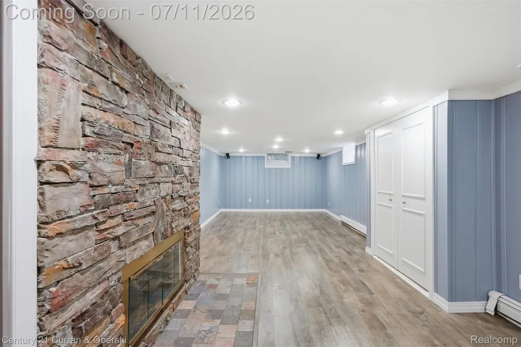 6354 Shenandoah Avenue Allen Park City MI 48101
