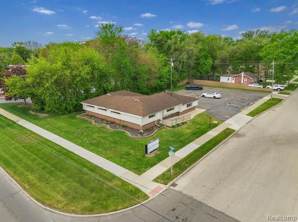 10424 Pelham Road Taylor City MI 48180