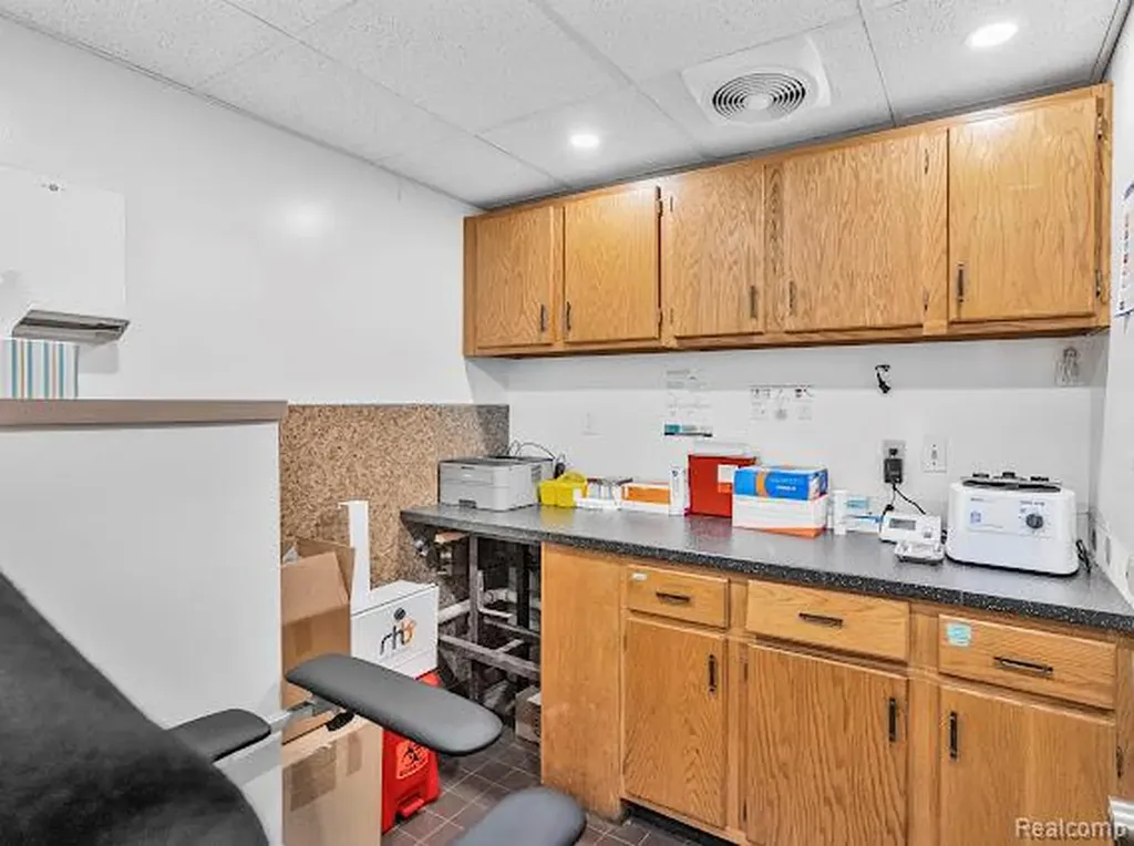 10424 Pelham Road Taylor City MI 48180