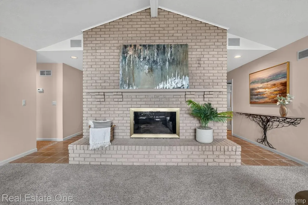 5161 Ledgewood Drive Commerce Charter Township MI 48382