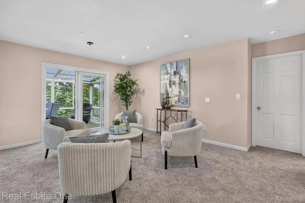 5161 Ledgewood Drive Commerce Charter Township MI 48382