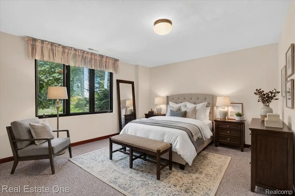 5161 Ledgewood Drive Commerce Charter Township MI 48382
