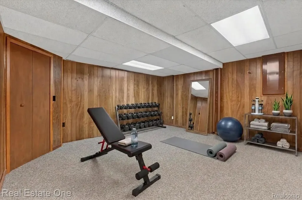 5161 Ledgewood Drive Commerce Charter Township MI 48382