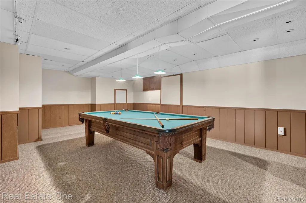 5161 Ledgewood Drive Commerce Charter Township MI 48382