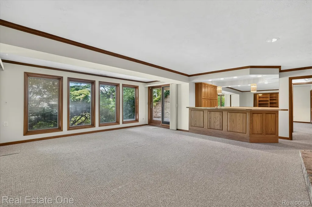 5161 Ledgewood Drive Commerce Charter Township MI 48382