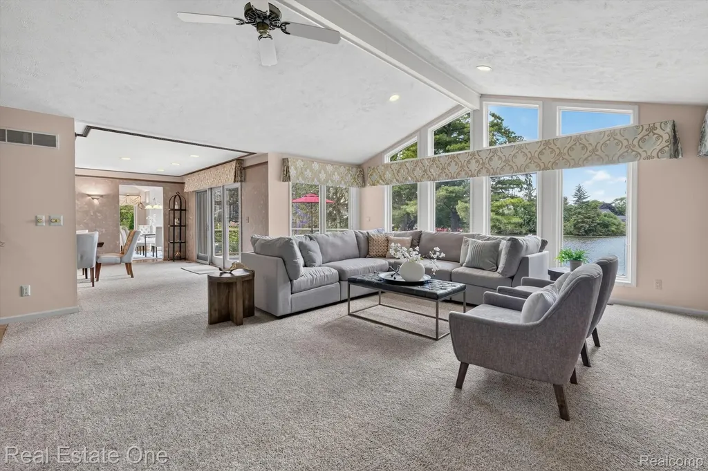 5161 Ledgewood Drive Commerce Charter Township MI 48382