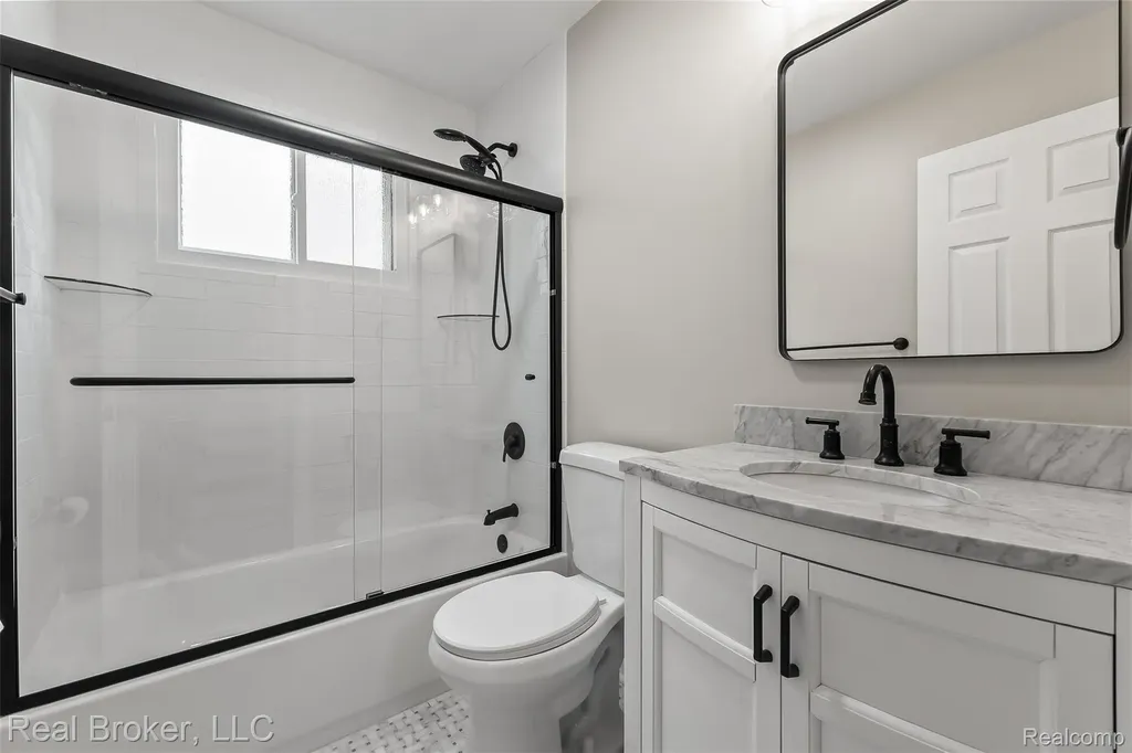 1516 Hoffman Avenue Royal Oak City MI 48067