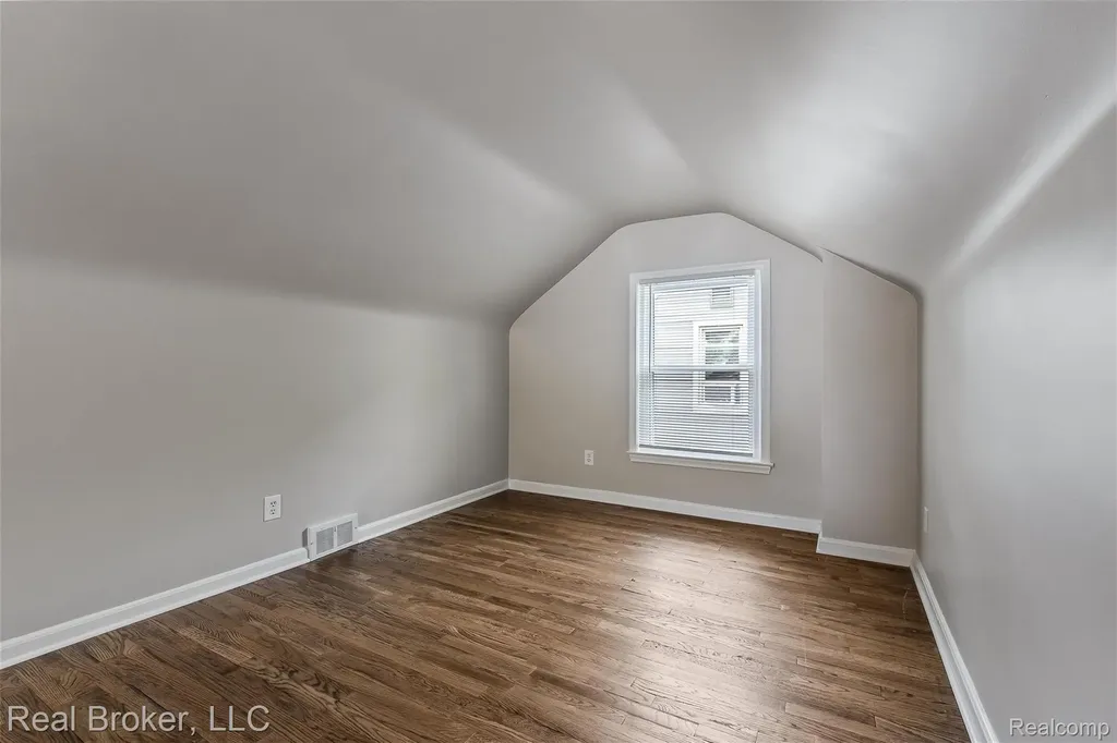1516 Hoffman Avenue Royal Oak City MI 48067