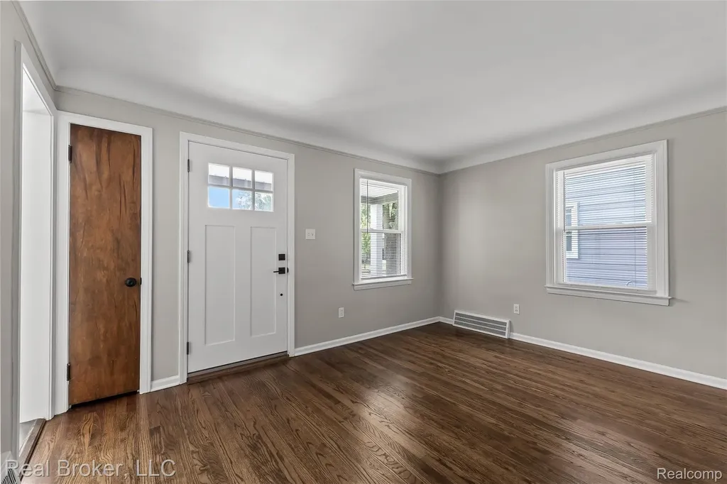1516 Hoffman Avenue Royal Oak City MI 48067